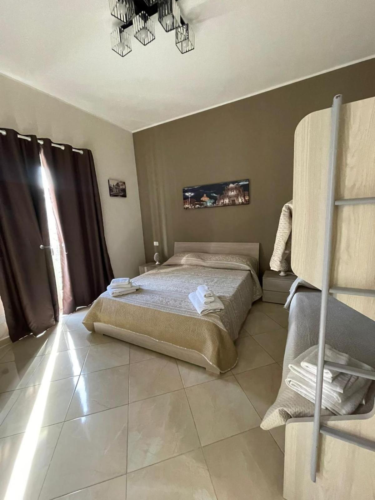 Aurora House Villa Catania Esterno foto
